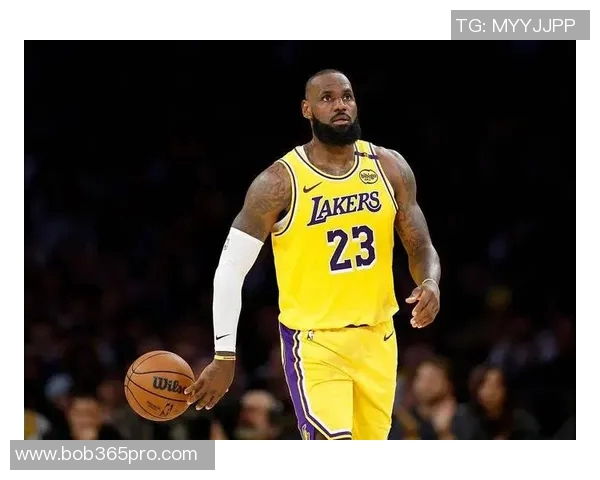 詹姆斯状态回暖引发热议预测他本赛季的精彩数据表现