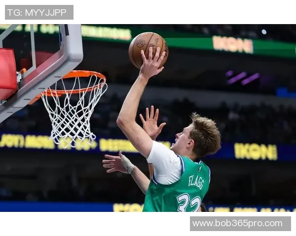 克里斯蒂称赞弗拉格篮下对抗能力出色并在关键时刻命中重要投篮